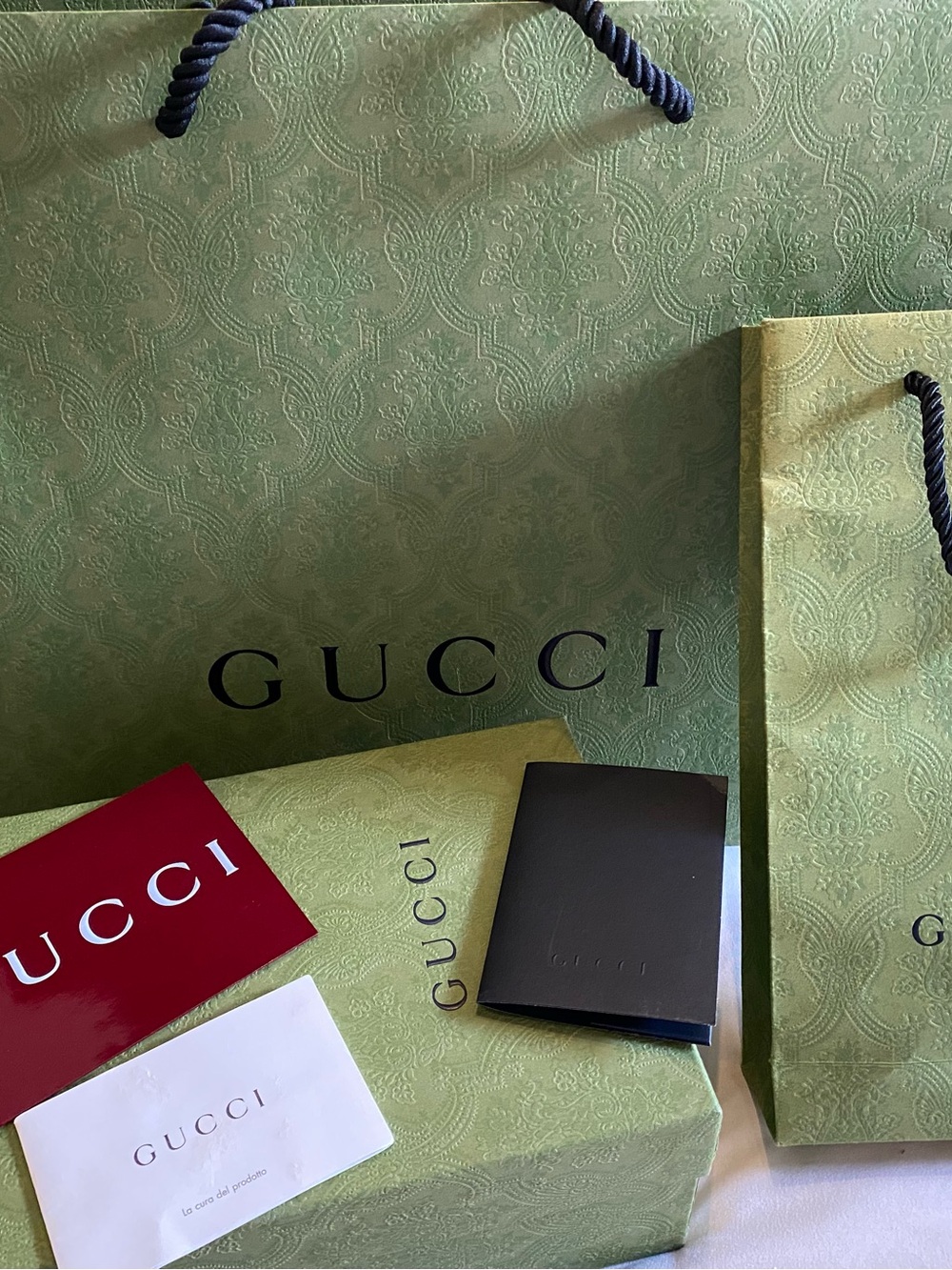 🛍️Gucci Authentic Green Gift Bag and Box Ensemble
